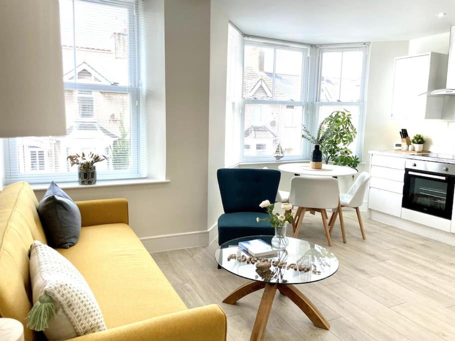 Luxury Porthcawl 1 Bedroom Apt, Prime Location Exterior foto